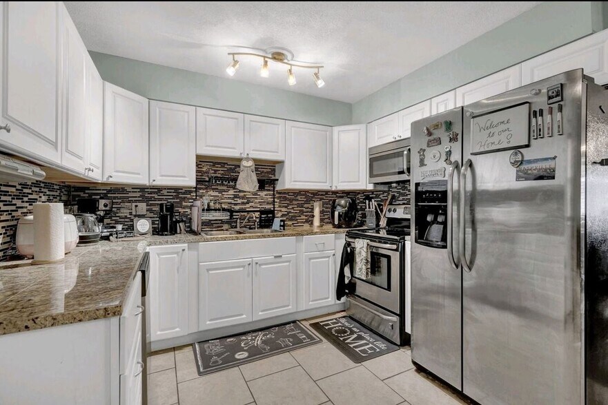 Building Photo - 341 Longfellow Dr