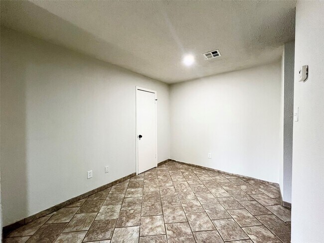 Building Photo - 9317 Pagewood Ln