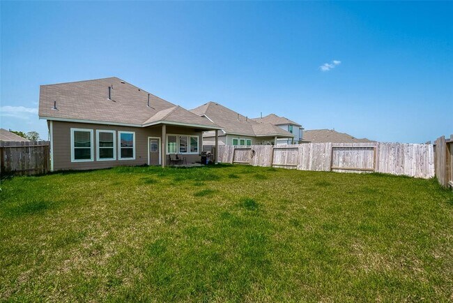 Building Photo - 5619 Brooklyn Rose Dr