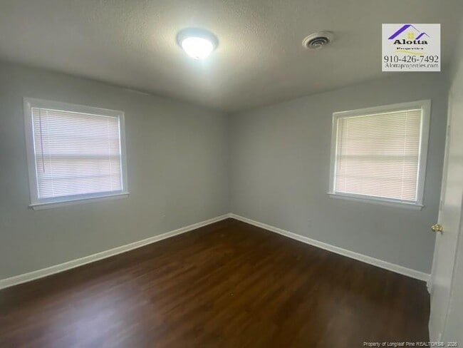 Building Photo - 819 Ridge Rd