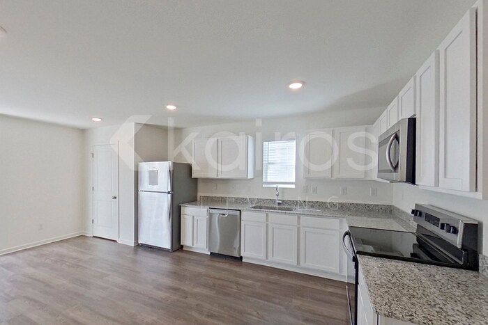 Building Photo - 112 Flat Rock Ml Trl
