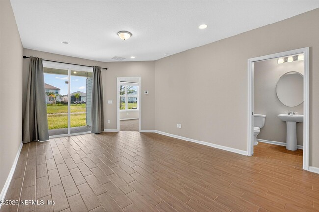 Building Photo - 698 Cherry Elm Dr