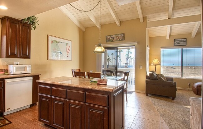 Building Photo - 414 E Oceanfront