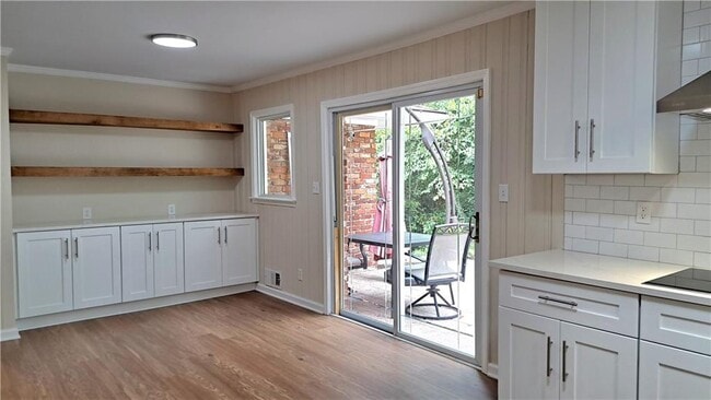 Building Photo - 1176 Converse Dr NE