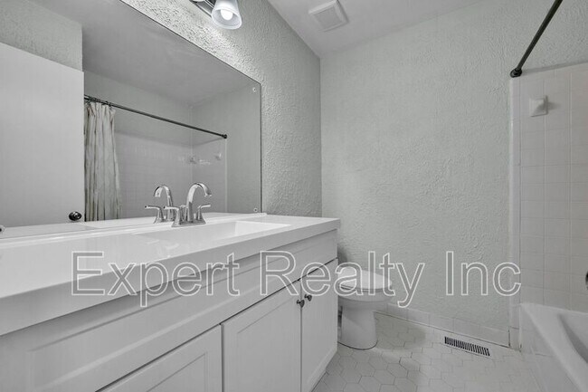 Building Photo - 1064 Caribbean Cir