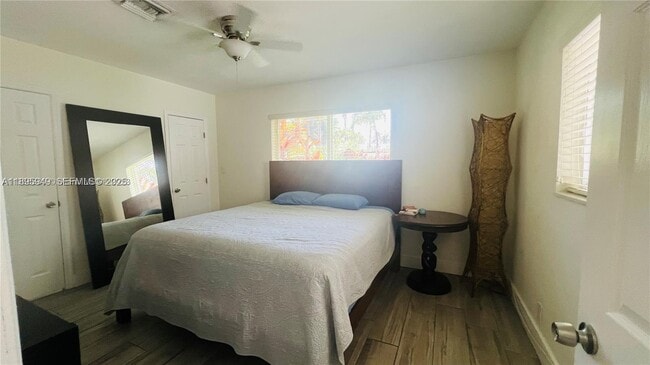 Building Photo - 911 N 14th Ave