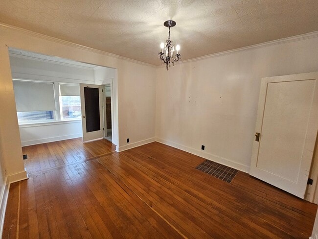 Building Photo - Beautiful Home on South Hill