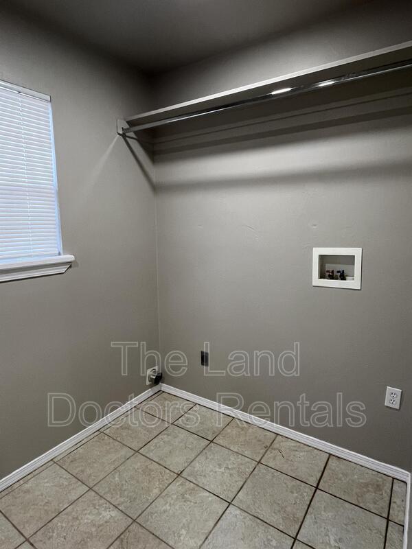 Building Photo - 13773 County Rd 1554