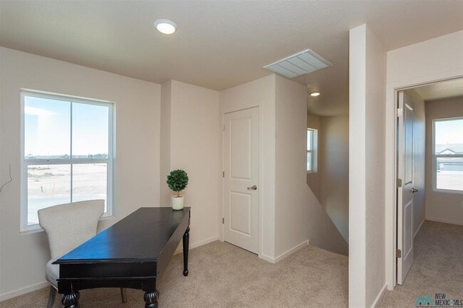 Building Photo - 8 Twin Berry Ct