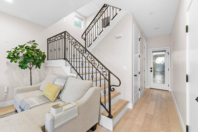 Building Photo - 5051 Savannah St