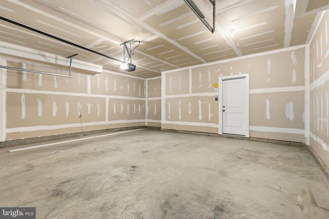 Building Photo - 16007 Hyde Pk Pl