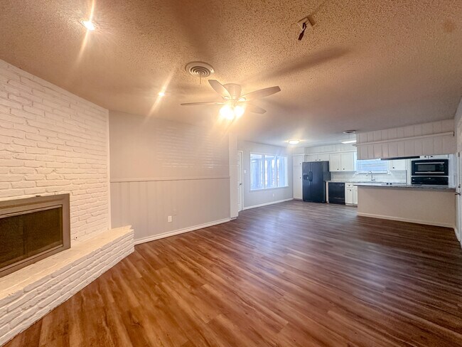 Building Photo - 5403 32nd St