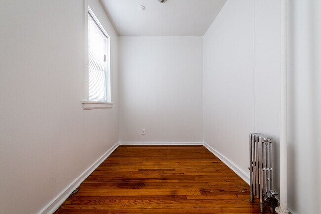 Building Photo - 2900 E 91st