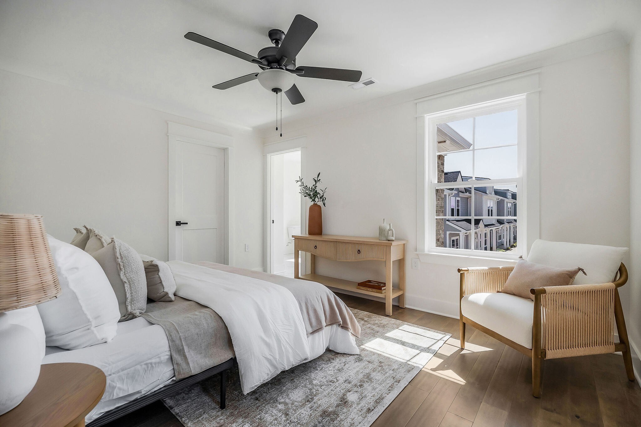 Building Photo - 207 S High St