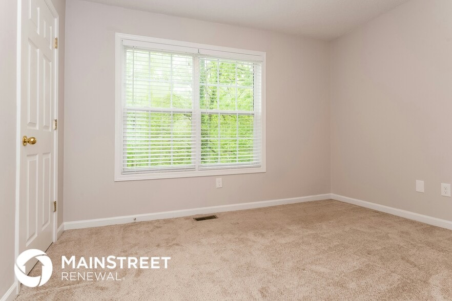 Building Photo - 5515 Hall Cir