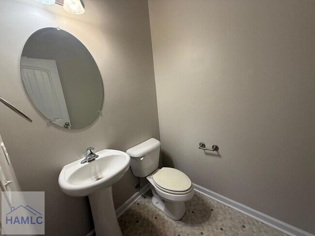 Building Photo - 50 Huntington Dr