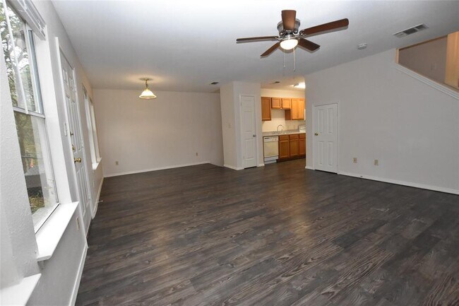 Building Photo - 921 Sagewood Trail