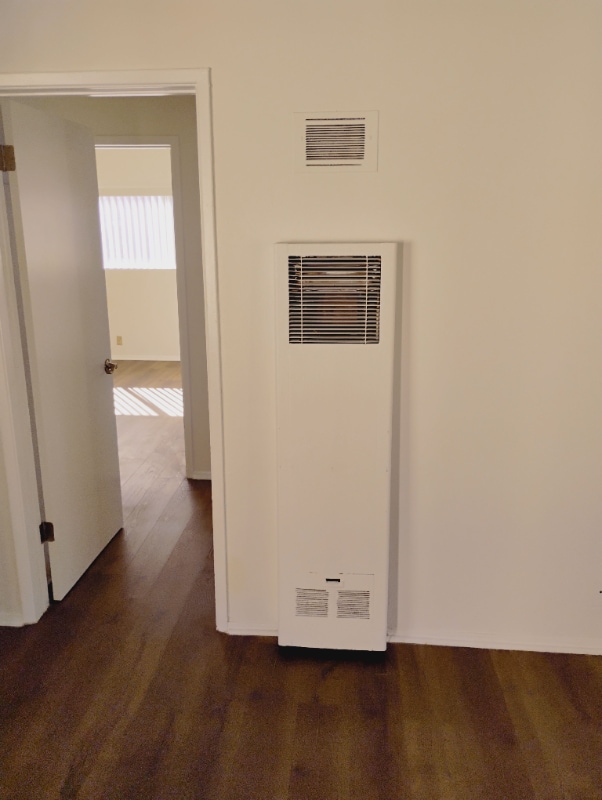 Building Photo - 2239 N Catalina St