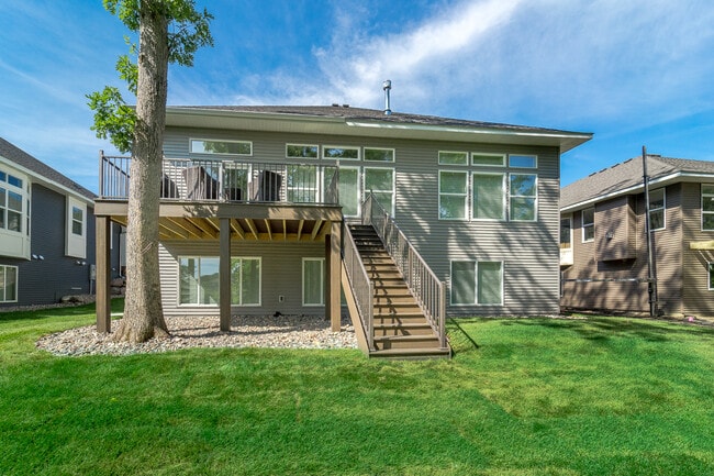 Building Photo - 5145 Ranchview Ln N