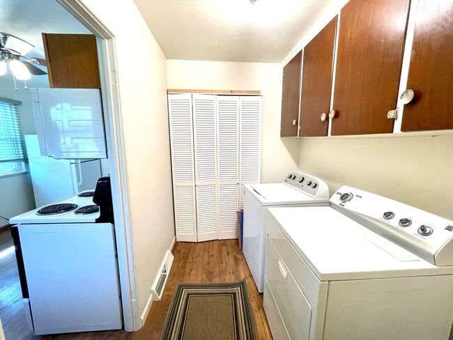 Building Photo - Two Bedroom Home in Portage