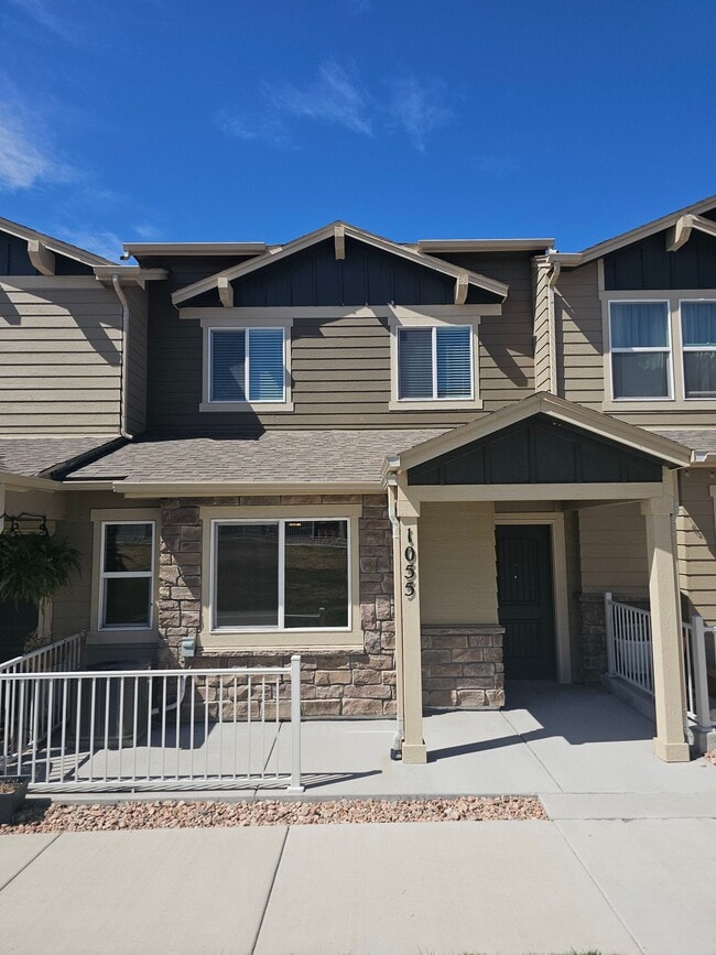 Building Photo - 1055 Petra Heights