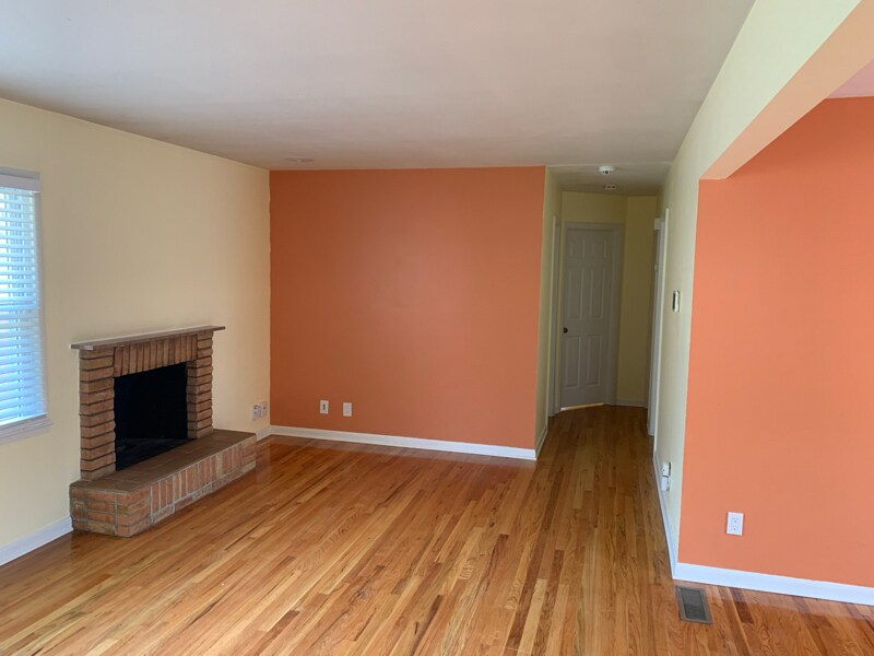 Building Photo - 624 NE 39th Terrace