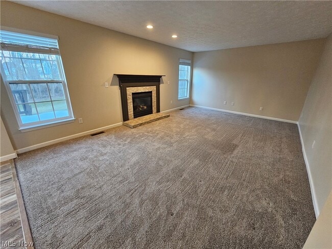 Building Photo - 687 Brookside Ln