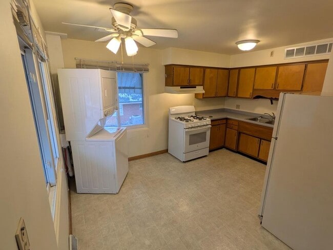 Building Photo - 1 James Pl