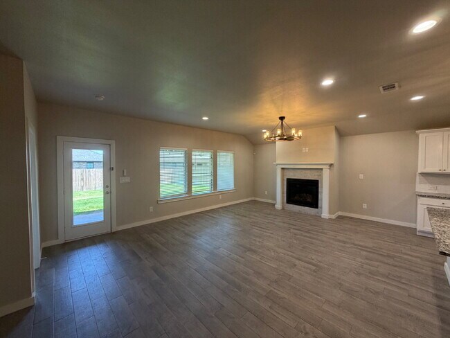 Building Photo - * MOVE IN SPECIAL * Beautiful 4 Bedroom 2 Bath Home in Wollforth Near a Beautiful Park!