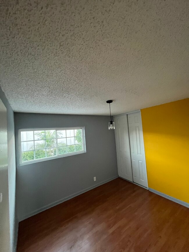 Building Photo - 22240 Wyandotte St