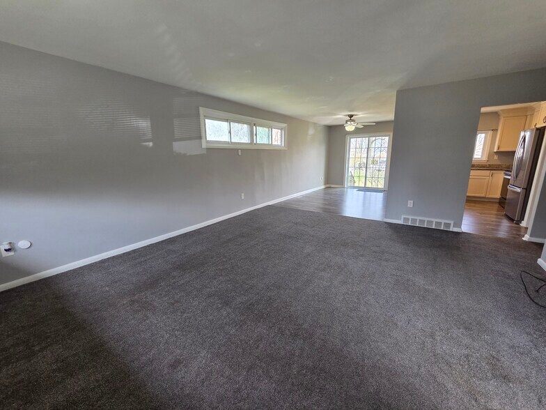 Building Photo - 811 Coppock Ln