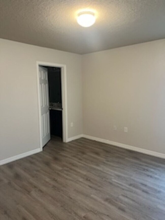 Building Photo - Beautiful 2 Bedroom 2 Bath Duplex Located in Palm Coast