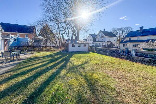 Building Photo - 40 Walter St