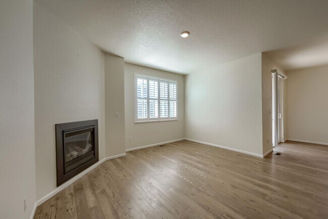 Building Photo - 4 Bedroom single family Ranch (Conner) hom...