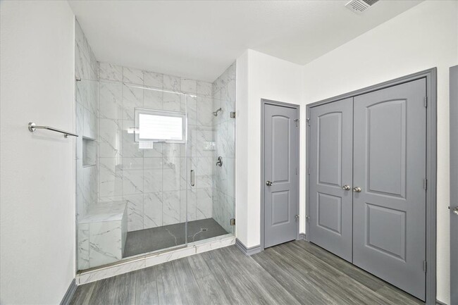 Building Photo - 10209 Ashville Dr