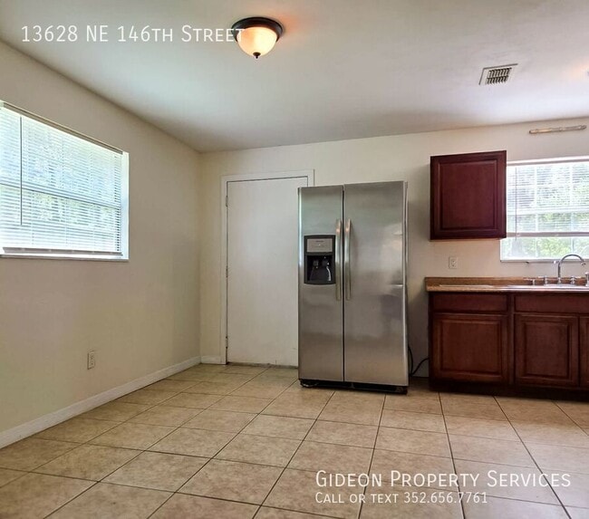 Building Photo - 13628 NE 146th St