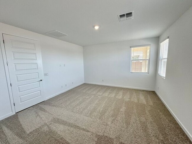 Building Photo - MOVE IN READY! New 5-Bedroom Home in Goody...