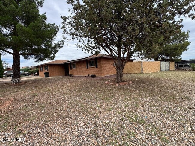 Building Photo - 1281 N Catalina Dr