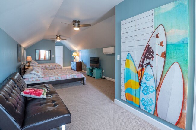 Building Photo - 4502 E Oak Island Dr