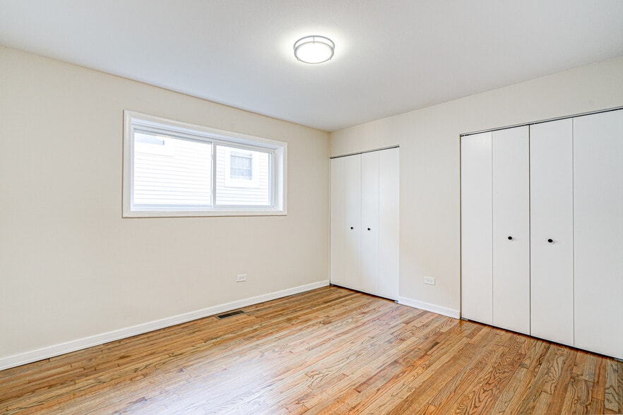 Building Photo - 217 S 13th Ave