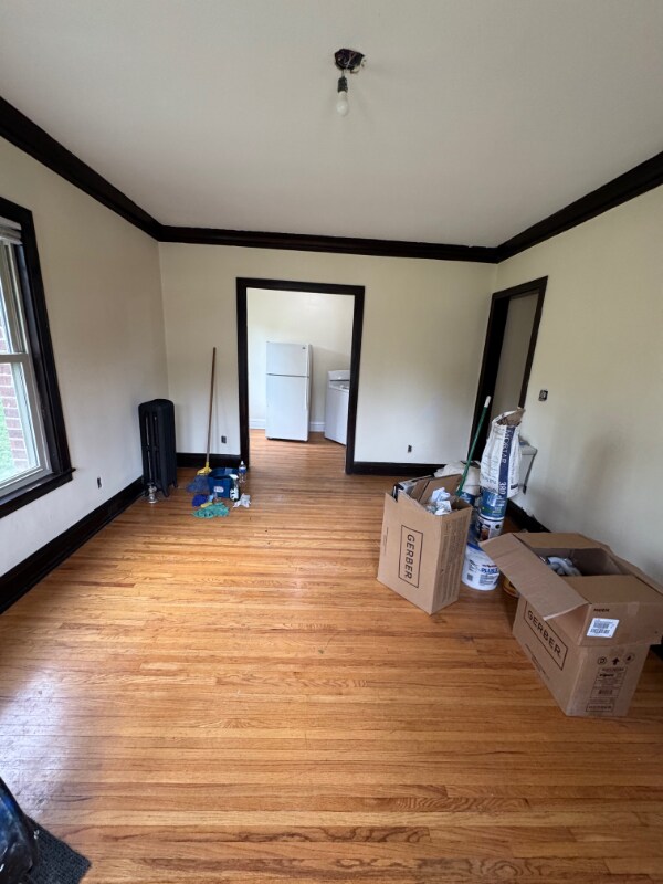 Building Photo - 145 S Chatsworth St