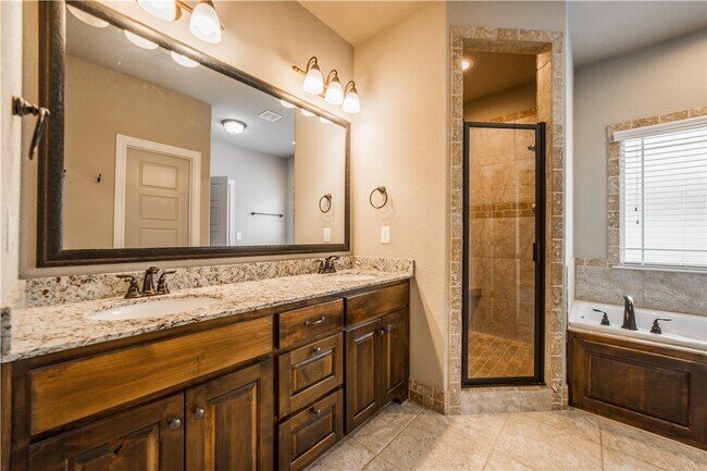 Building Photo - 6101 W Woodbine Dr