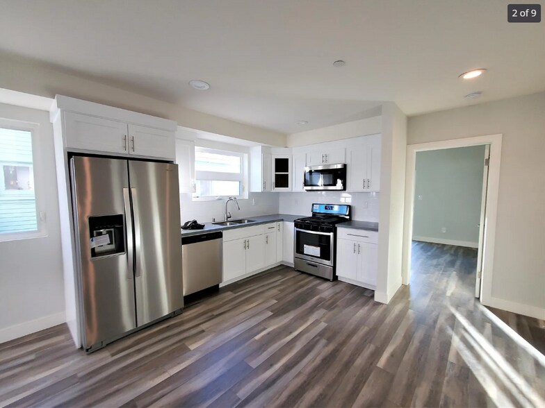 Building Photo - 803 N Kingsley Dr