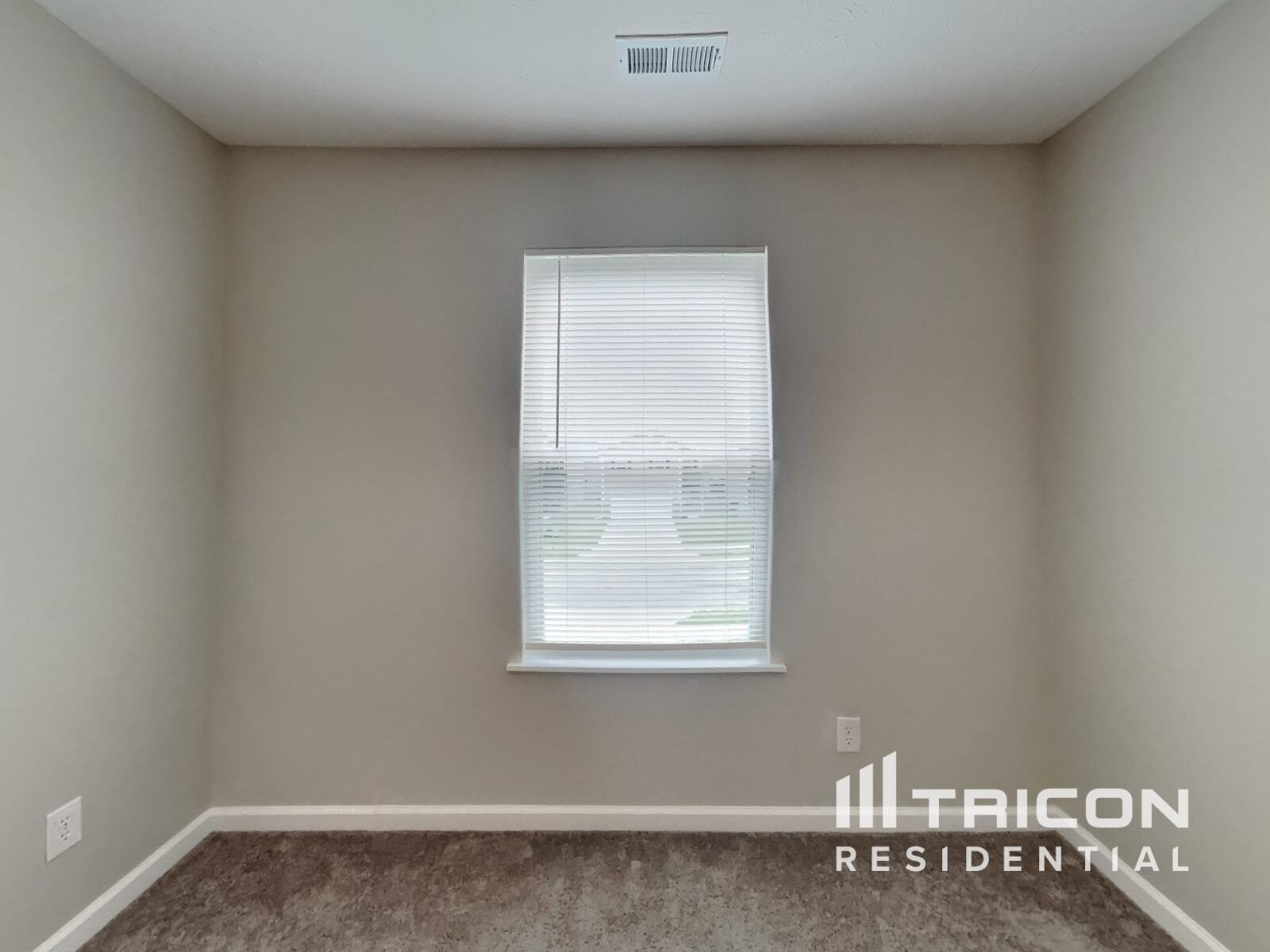 Building Photo - 1094 Tomahawk Pl