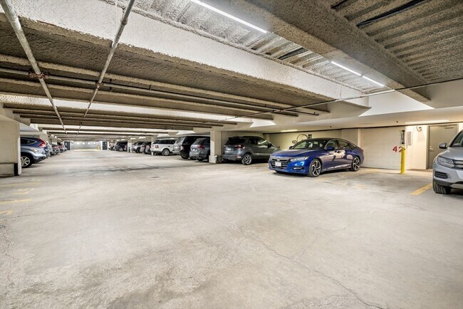 Building Photo - 106 13th St