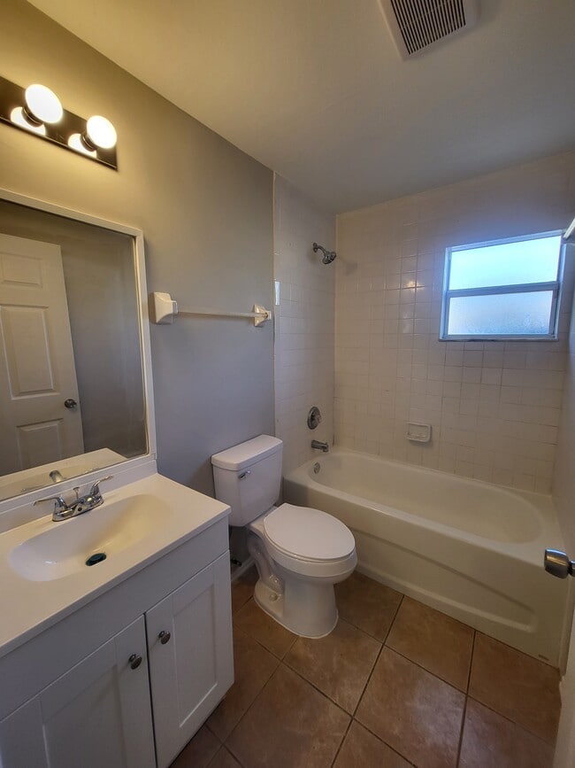 Building Photo - 3125 Blount St