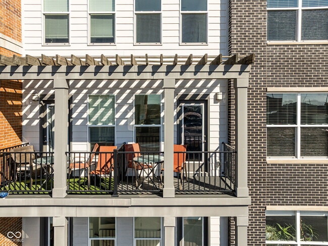 Building Photo - 727 N Illinois St