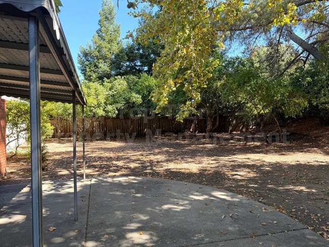 Building Photo - 2827 San Carlos Dr