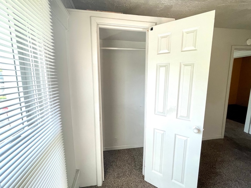 Building Photo - 119 S Elm Ave