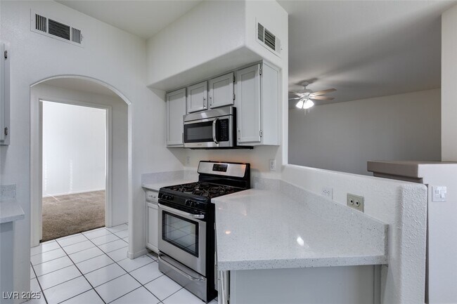 Building Photo - 5525 W Flamingo Rd